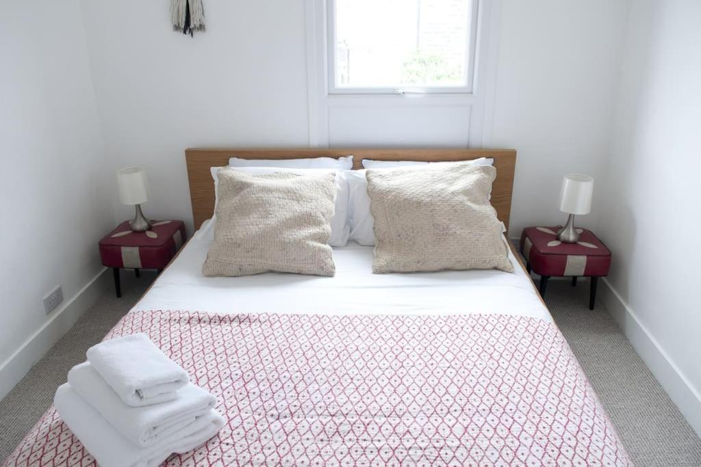 Light Filled Mid- Century 3 Bed Cottage In Dulwich Londra Exterior foto